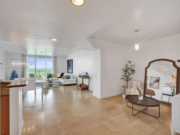 14951 Royal Oaks Ln 1704, North Miami FL 33181