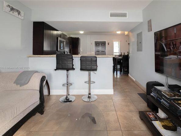 1968 NW 4th Ct 323, Miami FL 33136
