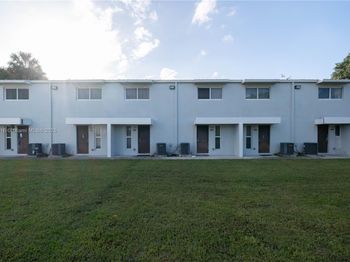 1968 NW 4th Ct