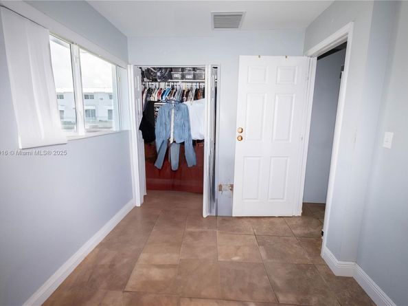 1968 NW 4th Ct 323, Miami FL 33136