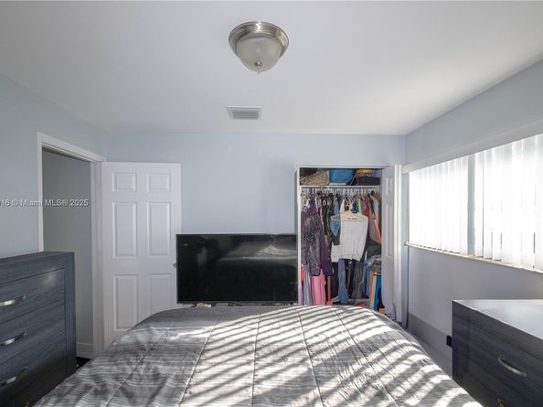1968 NW 4th Ct 323, Miami FL 33136
