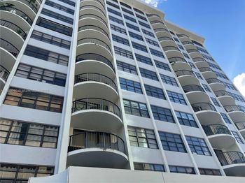 66 Valencia Ave