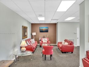 2425 Presidential Way 2003, West Palm Beach FL 33401