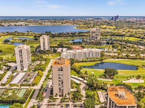 2425 Presidential Way 2003, West Palm Beach FL 33401