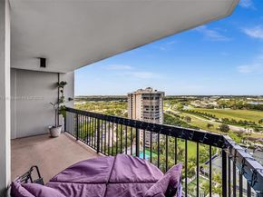 2425 Presidential Way 2003, West Palm Beach FL 33401