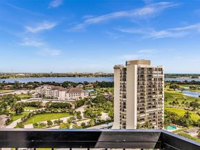 2425 Presidential Way 2003, West Palm Beach FL 33401