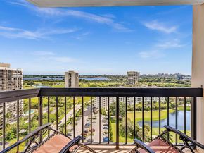 2425 Presidential Way 2003, West Palm Beach FL 33401