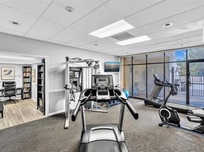 2425 Presidential Way 2003, West Palm Beach FL 33401
