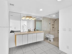 2425 Presidential Way 2003, West Palm Beach FL 33401