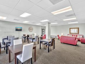 2425 Presidential Way 2003, West Palm Beach FL 33401