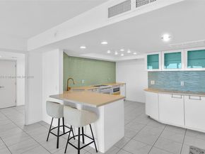 2425 Presidential Way 2003, West Palm Beach FL 33401