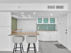 2425 Presidential Way 2003, West Palm Beach FL 33401