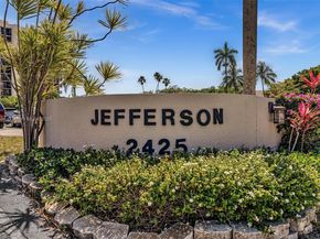 2425 Presidential Way 2003, West Palm Beach FL 33401