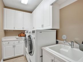 730 Leigh Palm Ave, Plantation FL 33324