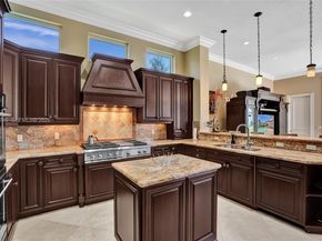 730 Leigh Palm Ave, Plantation FL 33324