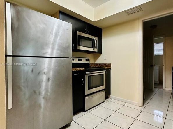 2900 N 73rd Ave, Hollywood FL 33024