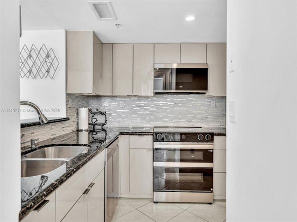 650 West Ave 1605, Miami Beach FL 33139