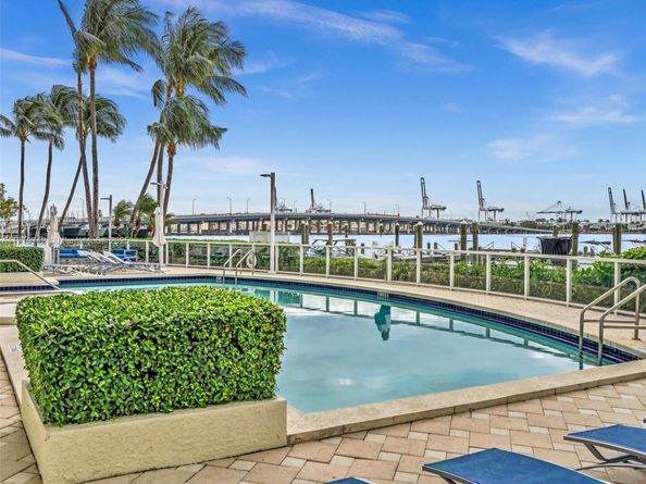 650 West Ave 1605, Miami Beach FL 33139