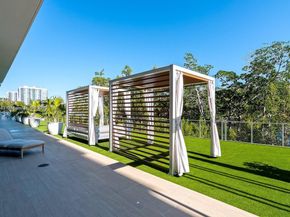 16385 Biscayne Blvd 1205, North Miami Beach FL 33160