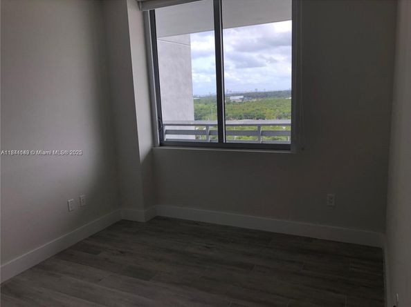 16385 Biscayne Blvd 1205, North Miami Beach FL 33160