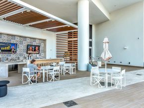 16385 Biscayne Blvd 1205, North Miami Beach FL 33160