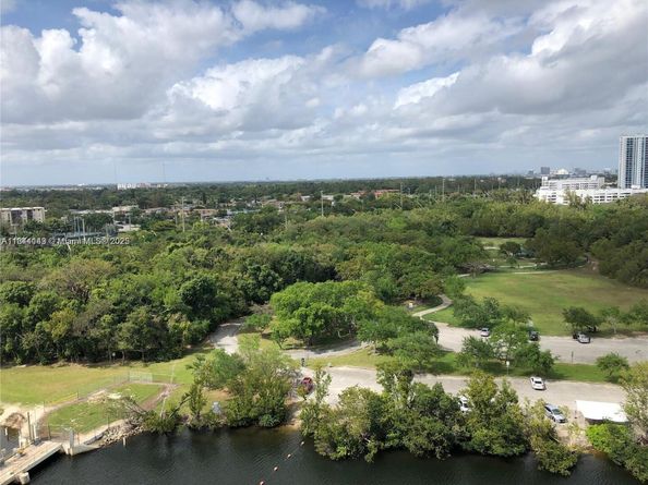 16385 Biscayne Blvd 1205, North Miami Beach FL 33160
