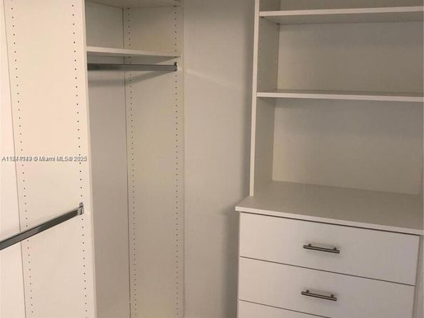 16385 Biscayne Blvd 1205, North Miami Beach FL 33160