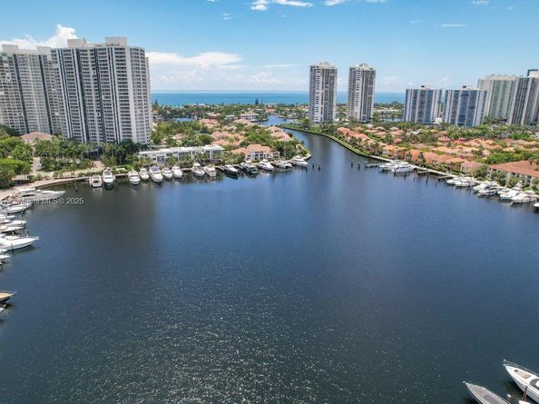 3552 Magellan Cir 122, Aventura FL 33180