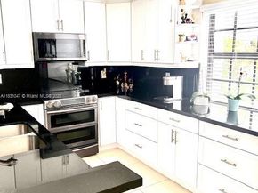 3552 Magellan Cir 122, Aventura FL 33180