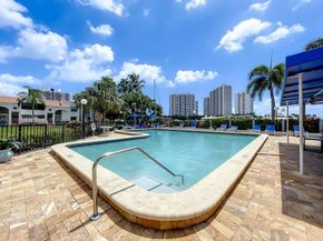 3552 Magellan Cir 122, Aventura FL 33180