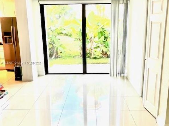 3552 Magellan Cir 122, Aventura FL 33180