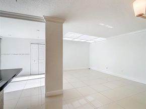 3552 Magellan Cir 122, Aventura FL 33180
