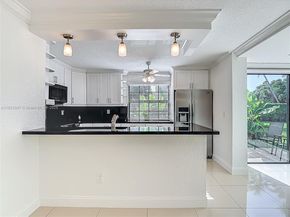 3552 Magellan Cir 122, Aventura FL 33180