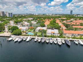3552 Magellan Cir 122, Aventura FL 33180