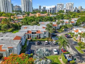 3552 Magellan Cir 122, Aventura FL 33180