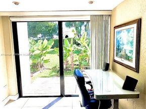 3552 Magellan Cir 122, Aventura FL 33180