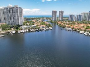 3552 Magellan Cir 122, Aventura FL 33180