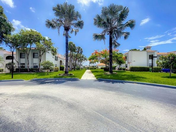 3552 Magellan Cir 122, Aventura FL 33180