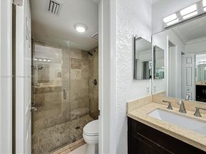 3552 Magellan Cir 122, Aventura FL 33180