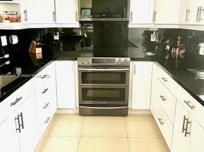 3552 Magellan Cir 122, Aventura FL 33180
