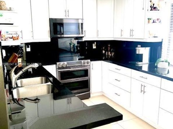 3552 Magellan Cir 122, Aventura FL 33180