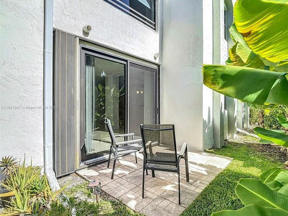 3552 Magellan Cir 122, Aventura FL 33180