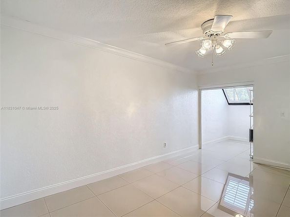 3552 Magellan Cir 122, Aventura FL 33180
