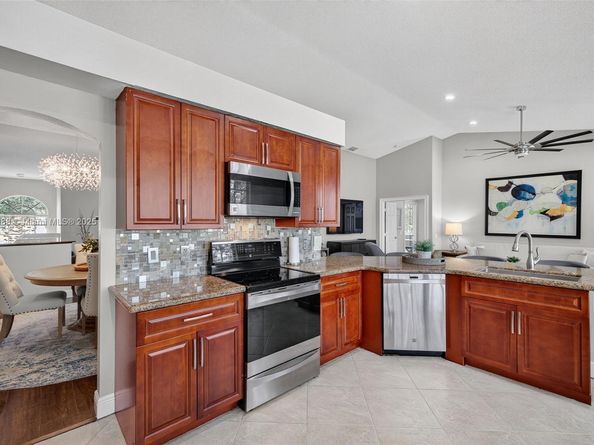 12447 NW 10th Ct D15, Coral Springs FL 33071