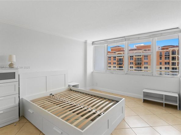 2030 S Ocean Dr 1710, Hallandale Beach FL 33009