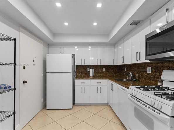 2030 S Ocean Dr 1710, Hallandale Beach FL 33009