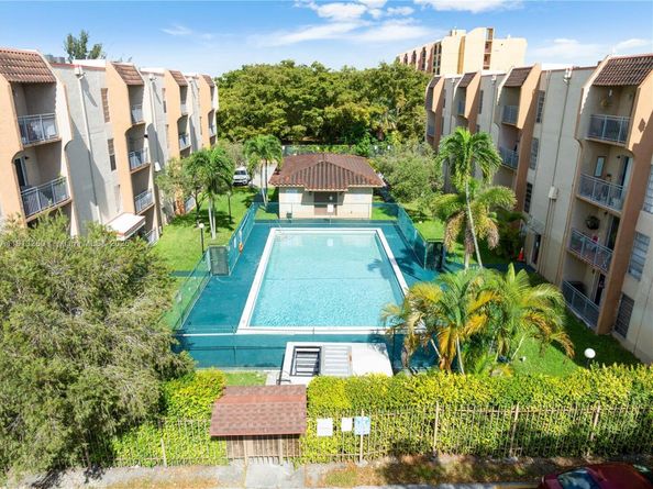 4855 NW 7th St 4096, Miami FL 33126