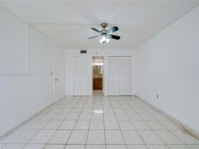 4855 NW 7th St 4096, Miami FL 33126
