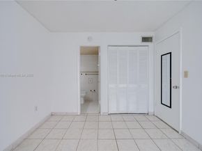 4855 NW 7th St 4096, Miami FL 33126