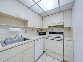 4855 NW 7th St 4096, Miami FL 33126